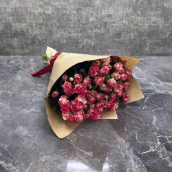 Букет из кустовых роз model №176